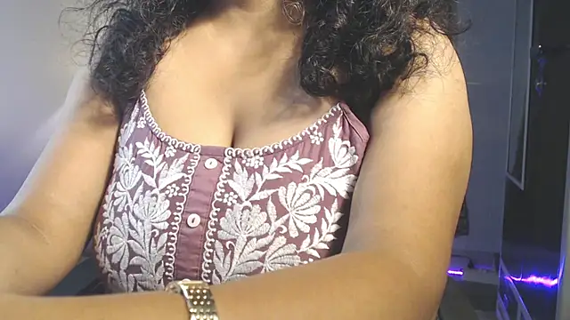 hot menka online show from June 3, 8:57 pm