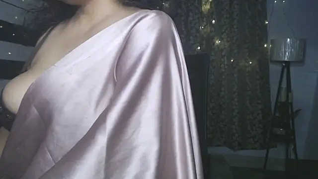 hot menka online show from December 19, 4:31 pm