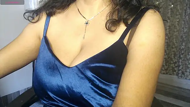 hot menka online show from February 14, 10:15 am