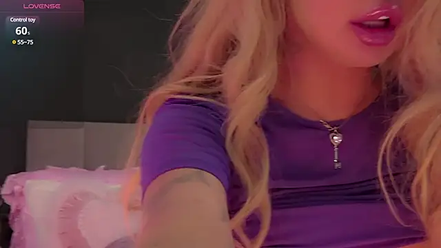 Snapshot of Marussia_luxury chatting on March 8, 8:44 am Marussia luxury online show from March 8, 8:44 am