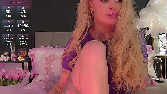 Snapshot of Marussia_luxury chatting on March 8, 11:48 am Marussia luxury online show from March 8, 11:48 am