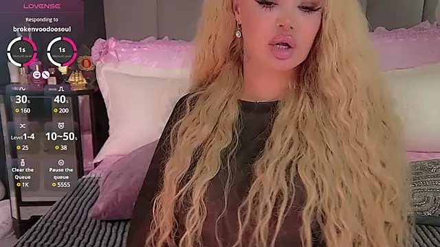 Snapshot of Marussia_luxury chatting on January 29, 7:57 am Marussia luxury online show from January 29, 7:57 am