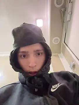 Snapshot of qbaby96 chatting on February 13, 10:02 am qbaby96 online show from February 13, 10:02 am
