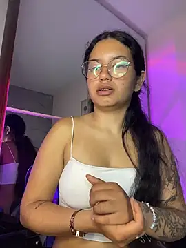 Rosita forever  online show from April 17, 9:45 am