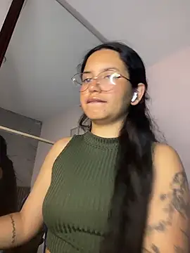 Snapshot of Rosita_forever_ chatting on June 3, 2:33 pm Rosita forever online show from June 3, 2:33 pm