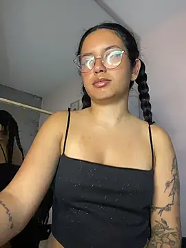 Snapshot of Rosita_forever_ chatting on June 11, 12:32 am Rosita forever online show from June 11, 12:32 am