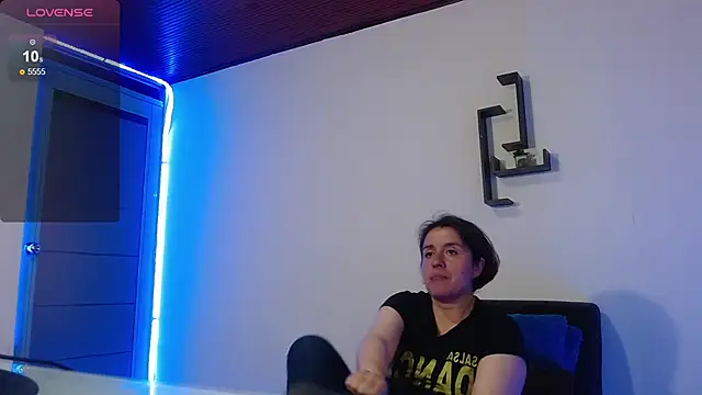 Saori san  online show from December 21, 8:00 pm