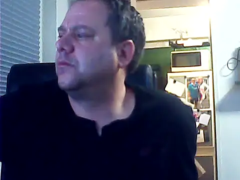 DauerAkt8069 online show from January 15, 6:33 pm