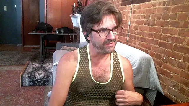 Snapshot of Johnny_Bottoms chatting on October 19, 5:26 pm Johnny Bottoms online show from October 19, 5:26 pm