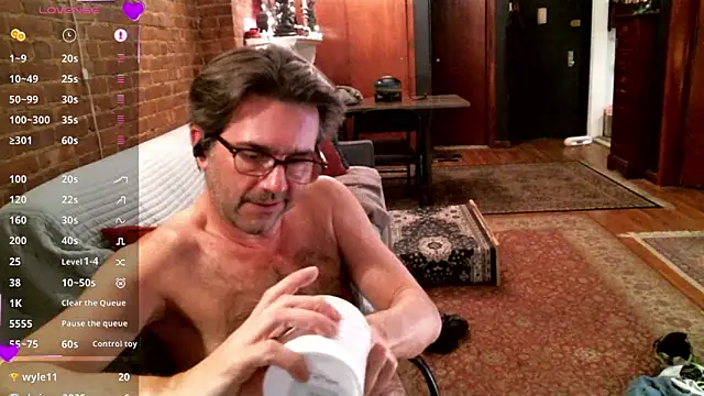 Snapshot of Johnny_Bottoms chatting on March 20, 1:13 am Johnny Bottoms online show from March 20, 1:13 am