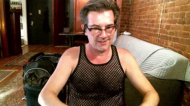 Johnny Bottoms online show from April 5, 7:09 pm