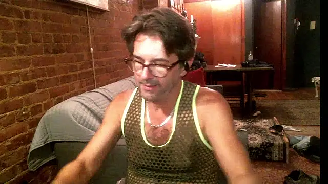 Snapshot of Johnny_Bottoms chatting on September 24, 11:21 pm Johnny Bottoms online show from September 24, 11:21 pm