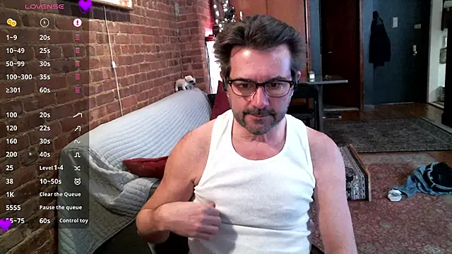 Snapshot of Johnny_Bottoms chatting on March 9, 3:27 pm Johnny Bottoms online show from March 9, 3:27 pm