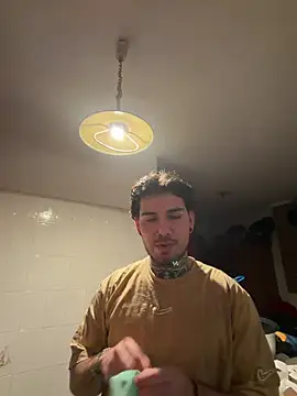 gato444  online show from April 18, 6:43 pm