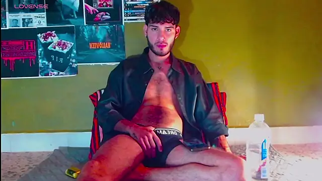 gato444  online show from January 2, 8:57 pm