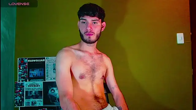 gato444  online show from January 4, 9:09 pm