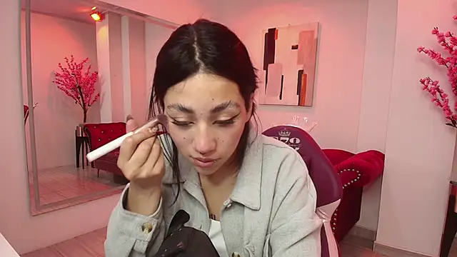 Leia queens online show from February 28, 11:14 am