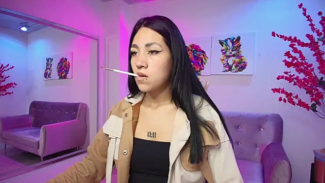 Leia queens online show from March 10, 11:23 am