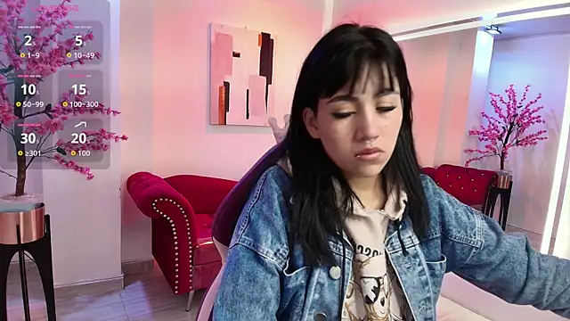 Leia queens online show from September 16, 11:22 am