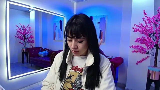 Leia queens online show from October 17, 11:12 am
