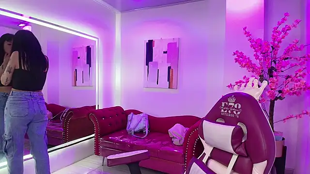 Leia queens online show from September 29, 11:49 am