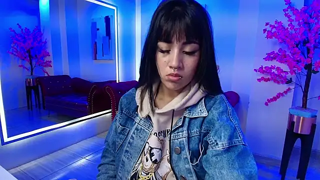 Leia queens online show from October 16, 11:18 am