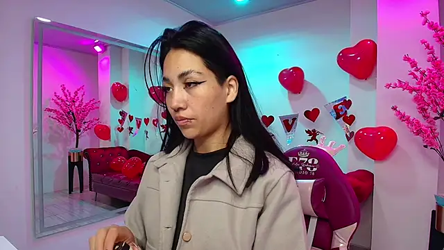 Leia queens online show from February 15, 11:17 am