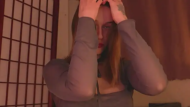 Hina  Derry online show from December 22, 1:44 pm