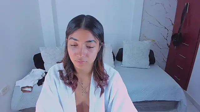 martina roldam online show from April 8, 12:45 am