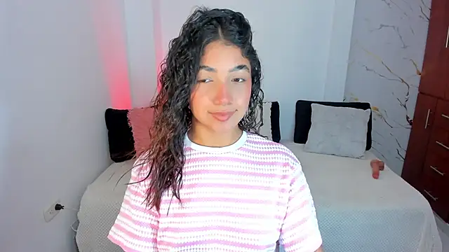 martina roldam online show from May 28, 1:46 am