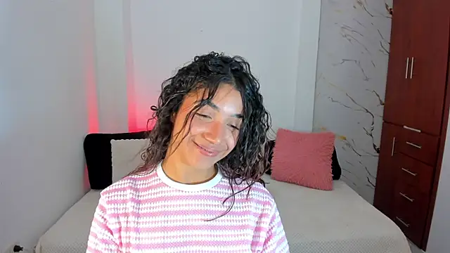 martina roldam online show from May 21, 3:04 am