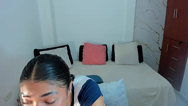 Snapshot of martina_roldam chatting on June 27, 1:22 am martina roldam online show from June 27, 1:22 am