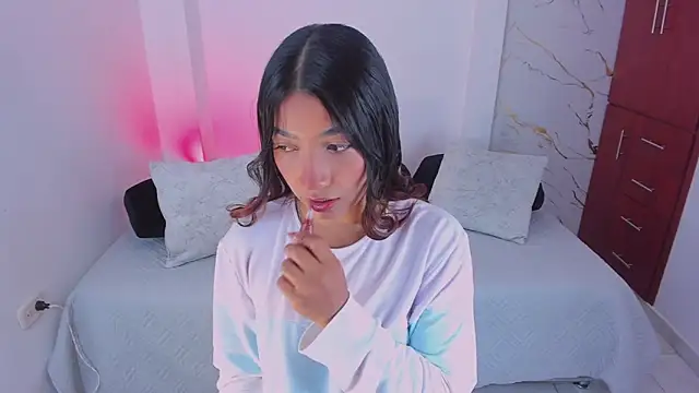 martina roldam online show from March 30, 3:30 am