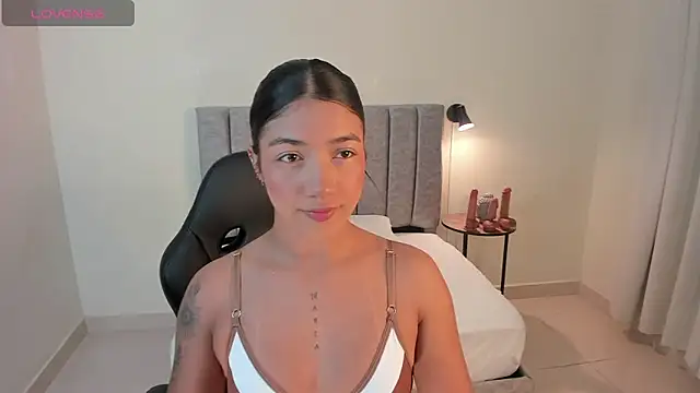 martina roldam online show from October 21, 1:27 am