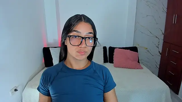 martina roldam online show from May 14, 7:38 am