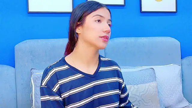 Snapshot of martina_roldam chatting on February 14, 12:11 am martina roldam online show from February 14, 12:11 am