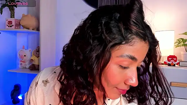 martina roldam online show from January 30, 5:30 am