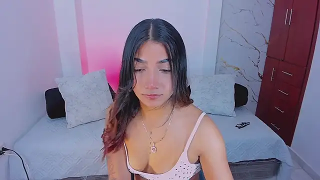 martina roldam online show from April 10, 2:07 am