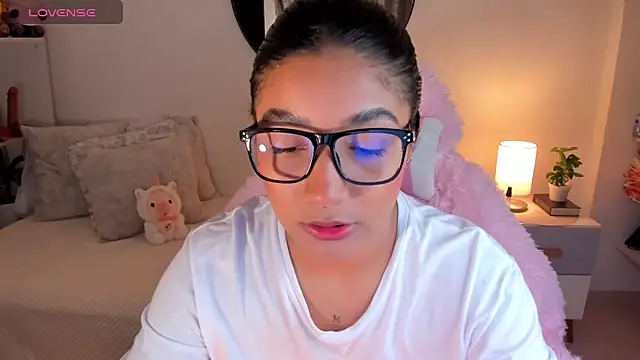 Snapshot of martina_roldam chatting on March 5, 1:42 am martina roldam online show from March 5, 1:42 am