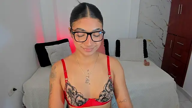 martina roldam online show from May 19, 12:48 am