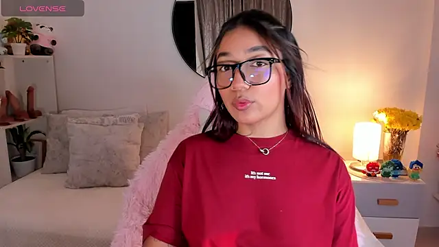 martina roldam online show from March 17, 12:10 am