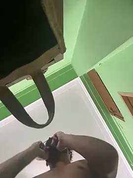 Snapshot of GildanK18 chatting on September 8, 4:39 pm GildanK18 online show from September 8, 4:39 pm