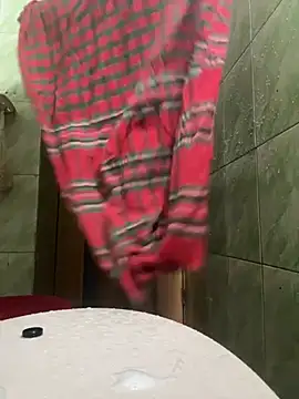 Snapshot of GildanK18 chatting on January 13, 6:06 am GildanK18 online show from January 13, 6:06 am