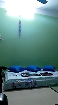 Snapshot of GildanK18 chatting on February 20, 4:47 pm GildanK18 online show from February 20, 4:47 pm