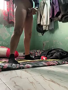 Snapshot of GildanK18 chatting on January 14, 9:46 am GildanK18 online show from January 14, 9:46 am