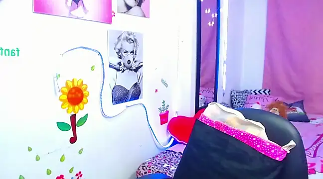 laurelys a online show from January 19, 12:17 am