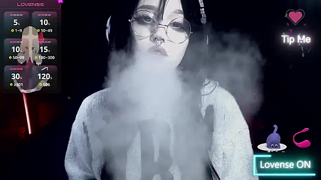 Snapshot of chloe_crystall_killer chatting on November 16, 2:05 am chloe crystall killer online show from November 16, 2:05 am