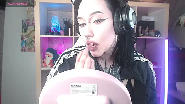 chloe crystall killer online show from August 9, 6:30 am