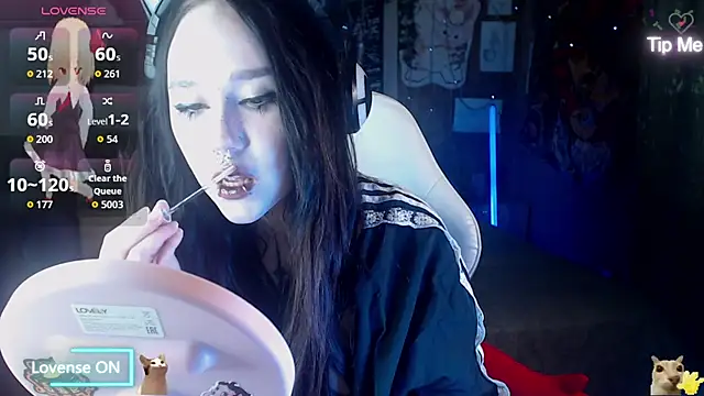 Snapshot of chloe_crystall_killer chatting on May 14, 11:13 pm chloe crystall killer online show from May 14, 11:13 pm