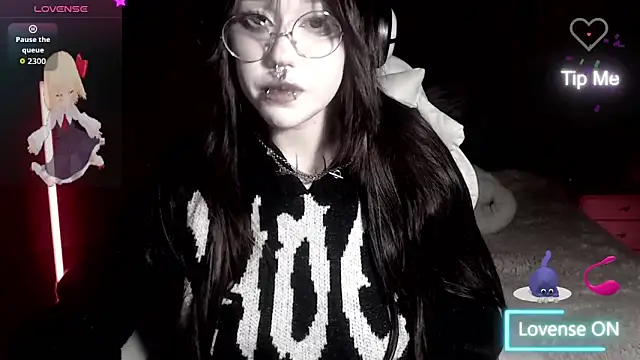 Snapshot of chloe_crystall_killer chatting on November 8, 5:00 am chloe crystall killer online show from November 8, 5:00 am